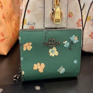 Coach c8703 Snap Wallet With Mystical Floral Print Green Multi